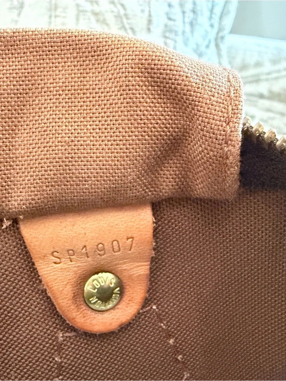 AUTHENTIC Speedy 25 Louis Vuitton
